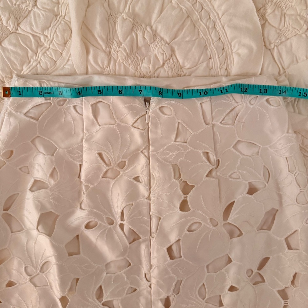 H&M Cream Floral Laser-Cut Pencil Skirt - Picture 4 of 6